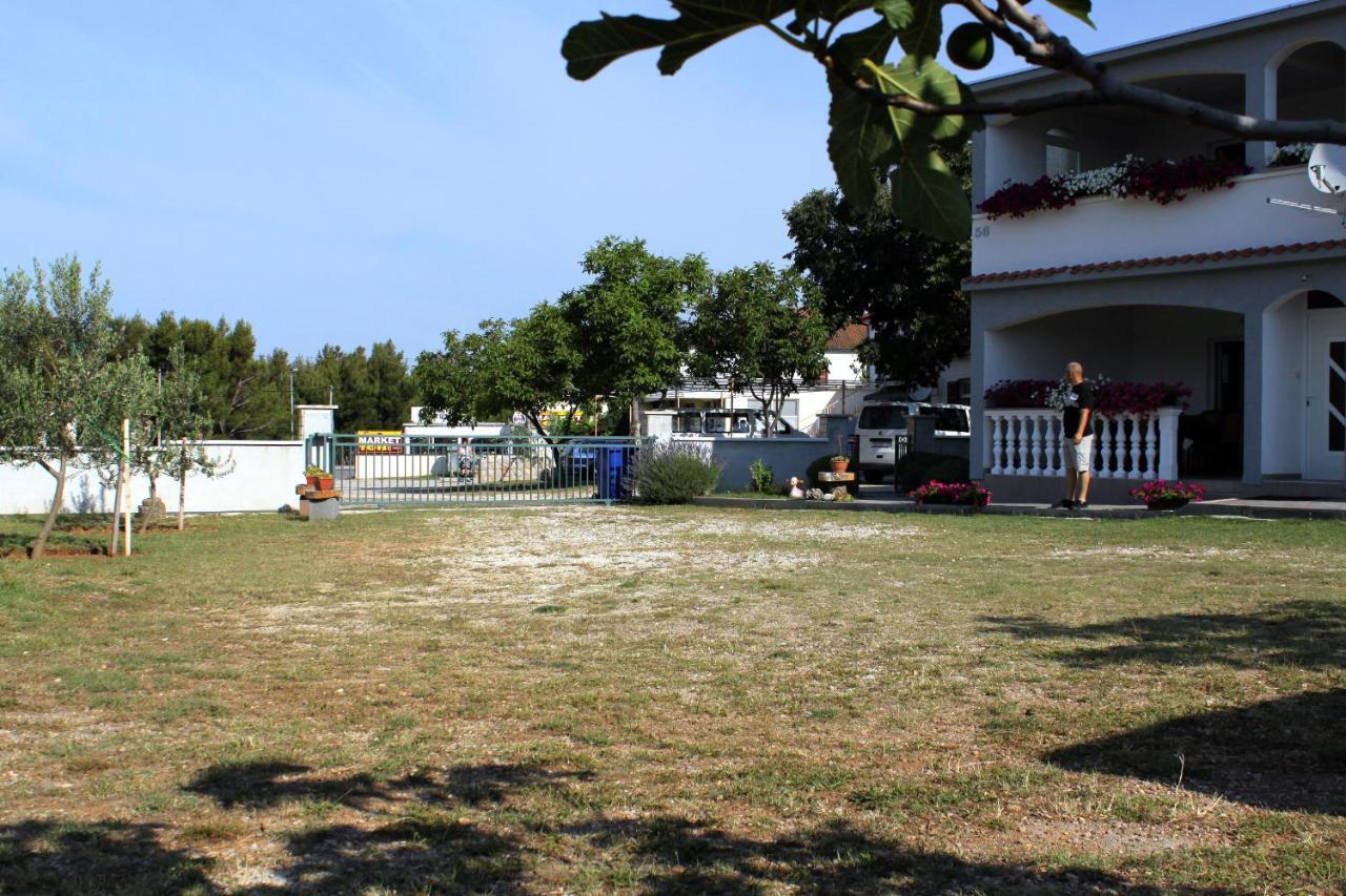 Apartments With A Parking Space Seline, Paklenica - 6603 Starigrad Paklenica Bagian luar foto