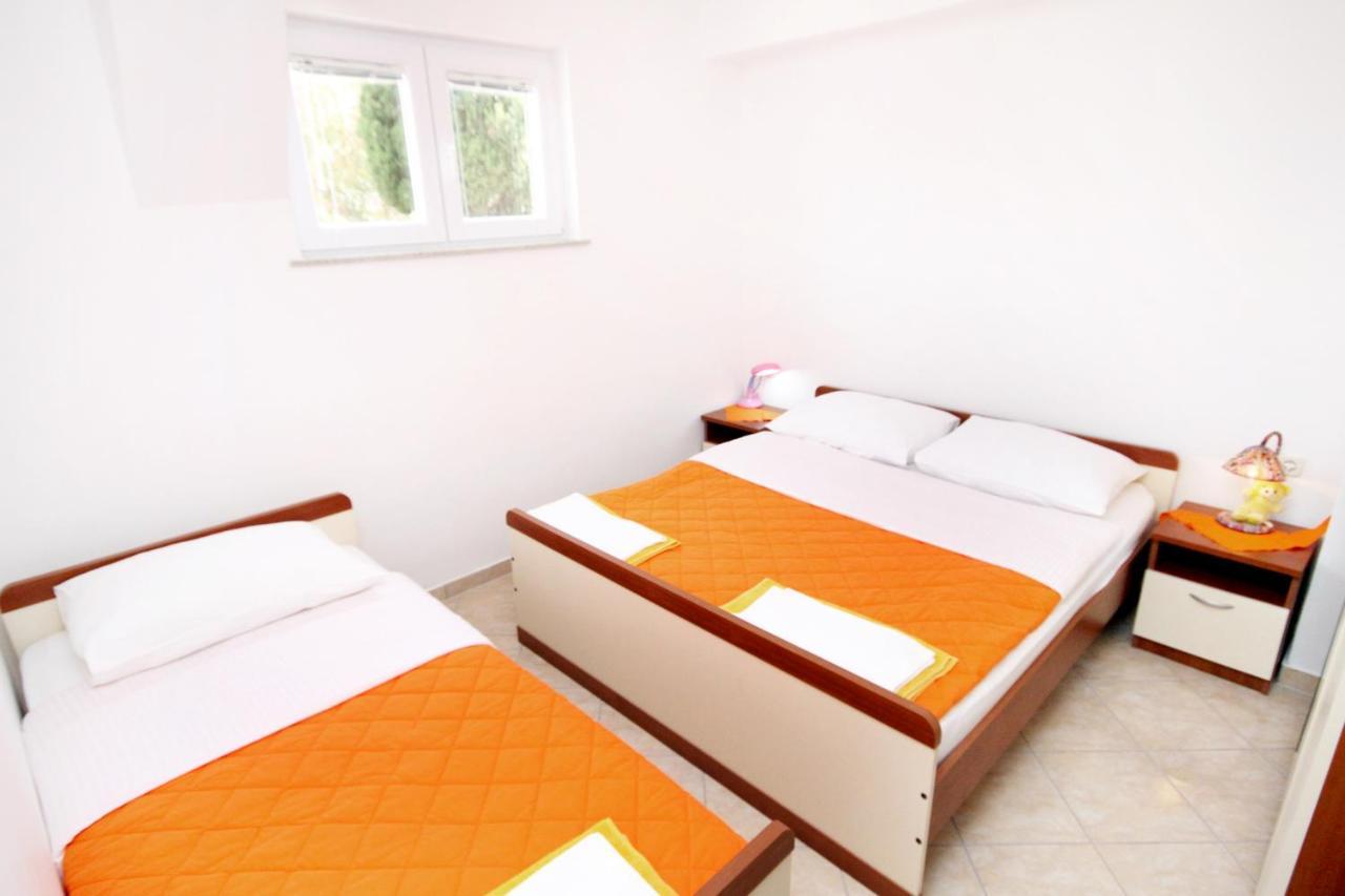 Apartments With A Parking Space Seline, Paklenica - 6603 Starigrad Paklenica Bagian luar foto