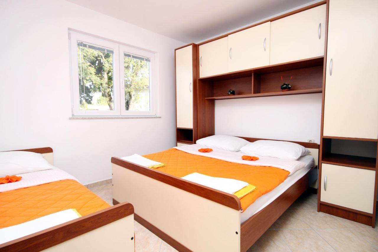 Apartments With A Parking Space Seline, Paklenica - 6603 Starigrad Paklenica Bagian luar foto