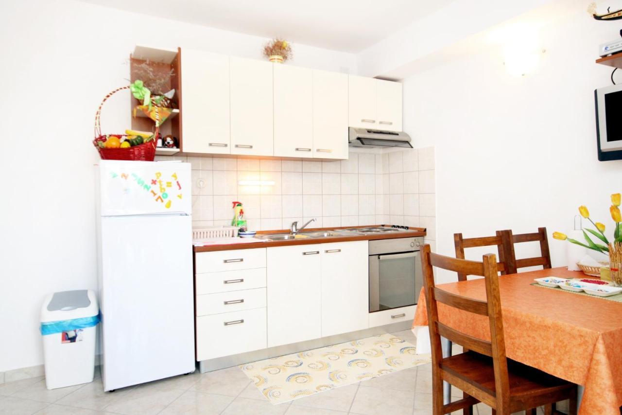 Apartments With A Parking Space Seline, Paklenica - 6603 Starigrad Paklenica Bagian luar foto
