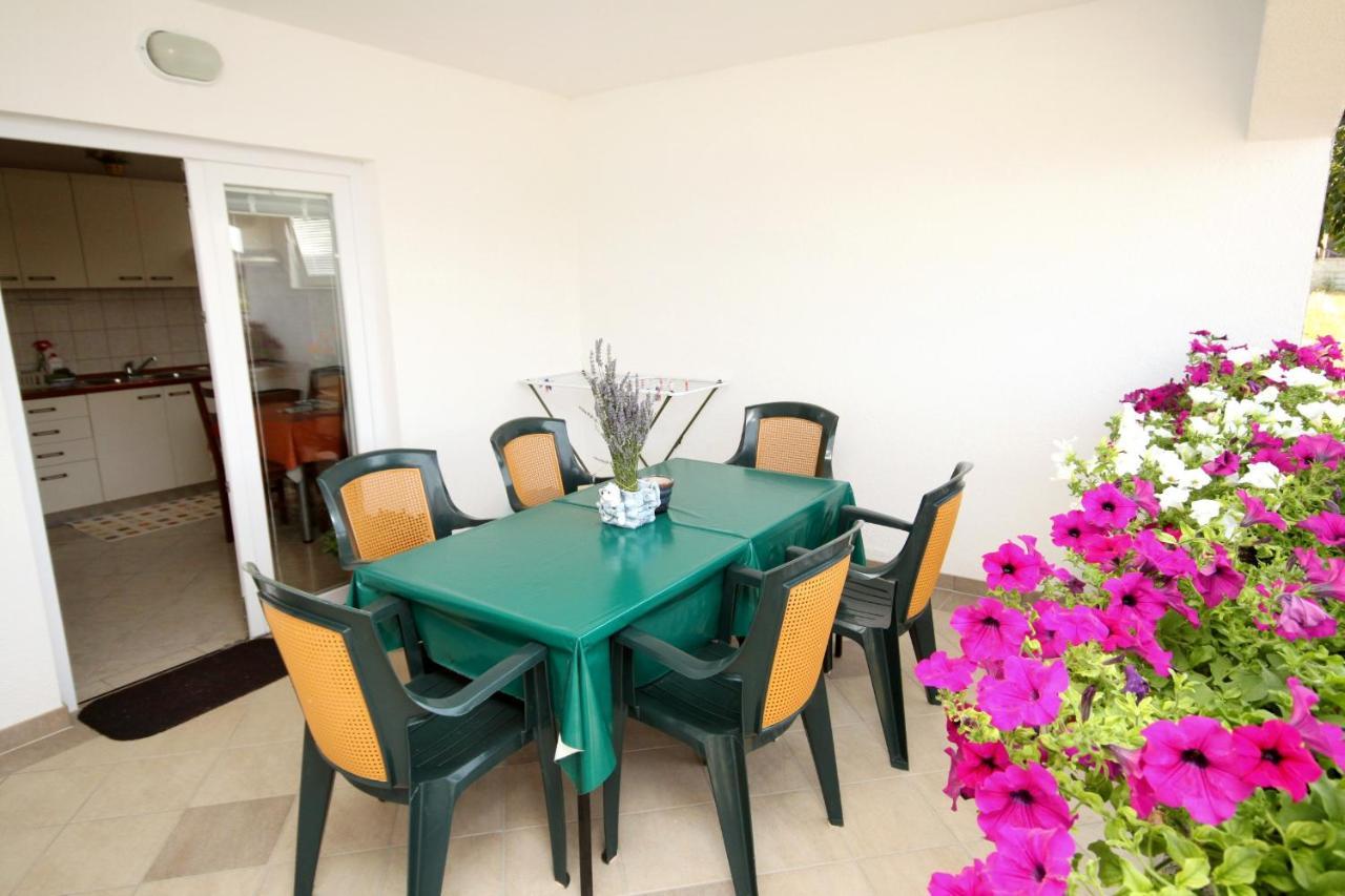 Apartments With A Parking Space Seline, Paklenica - 6603 Starigrad Paklenica Bagian luar foto
