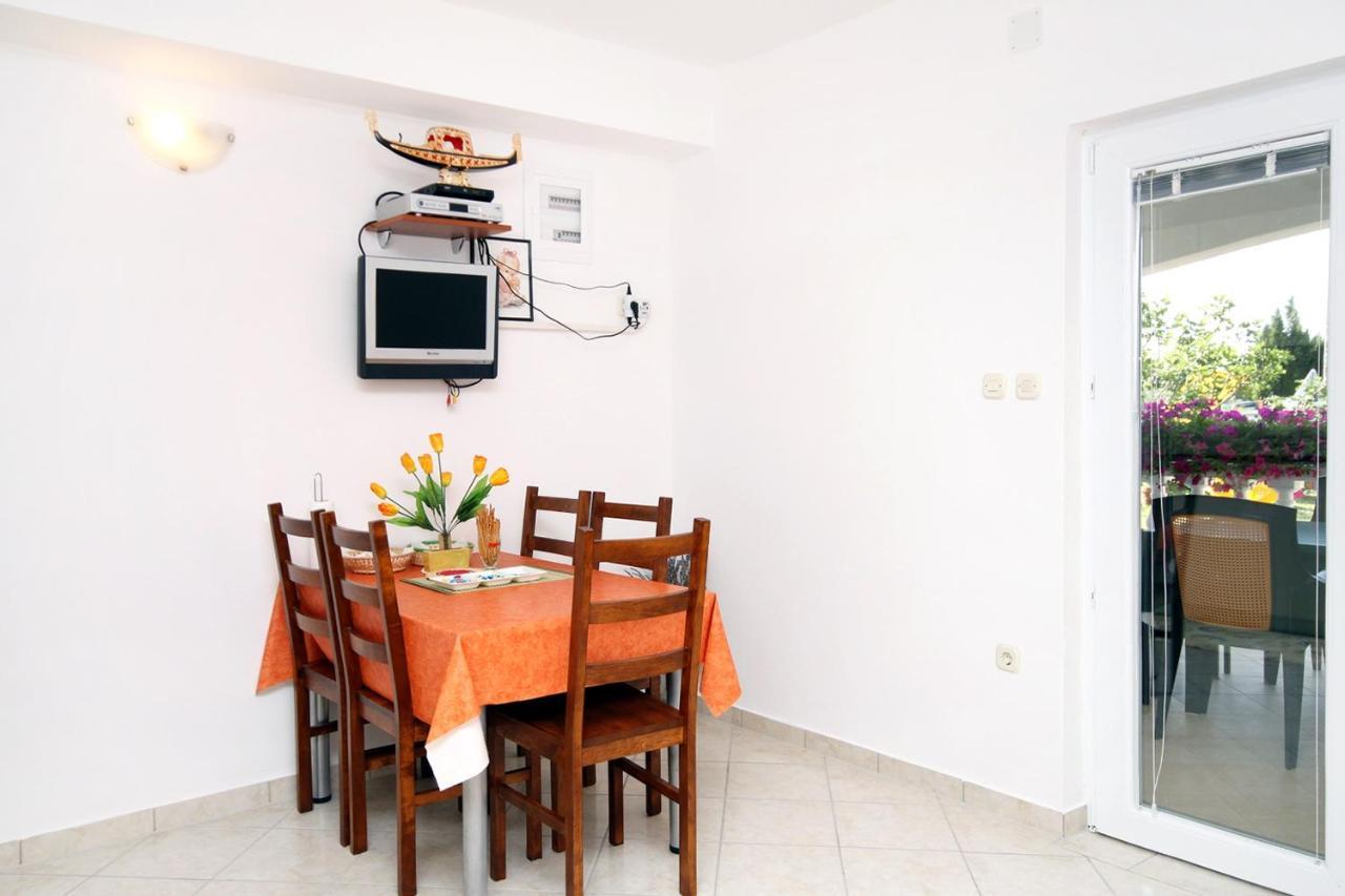 Apartments With A Parking Space Seline, Paklenica - 6603 Starigrad Paklenica Bagian luar foto